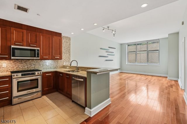 8100 River Rd 210, North Bergen Twp., NJ 07047