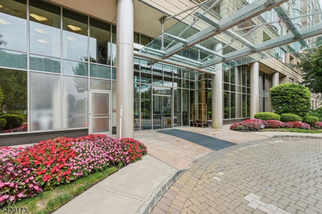 8100 River Rd 210, North Bergen Twp., NJ 07047