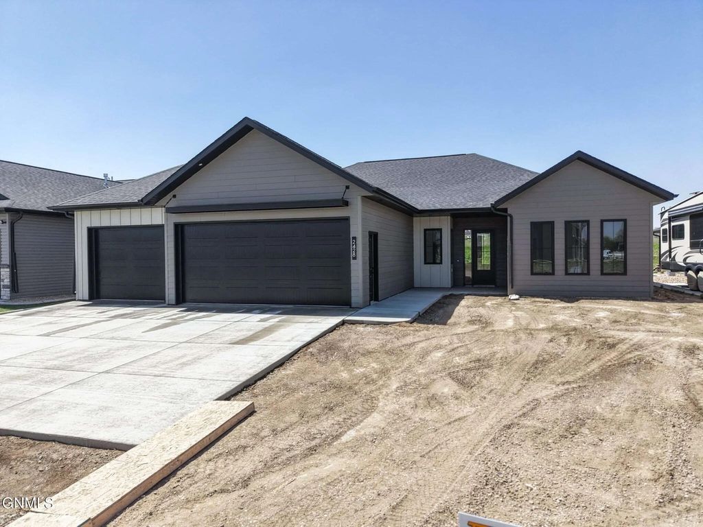 3719 Rutland Circle, Bismarck, ND 58504 photo 1
