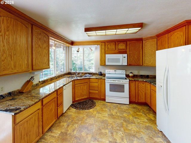 1008 WINCHUCK RIVER Rd, Brookings, OR 97415