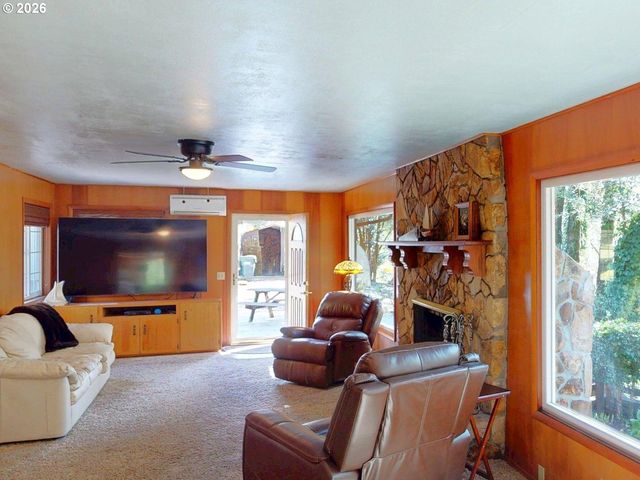 1008 WINCHUCK RIVER Rd, Brookings, OR 97415