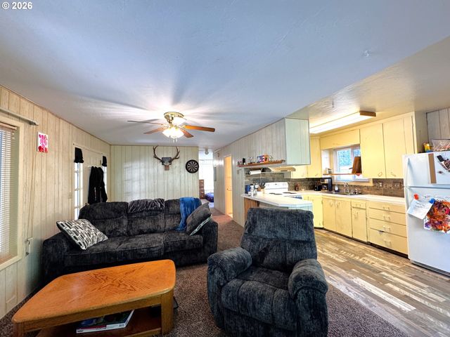 1008 WINCHUCK RIVER Rd, Brookings, OR 97415