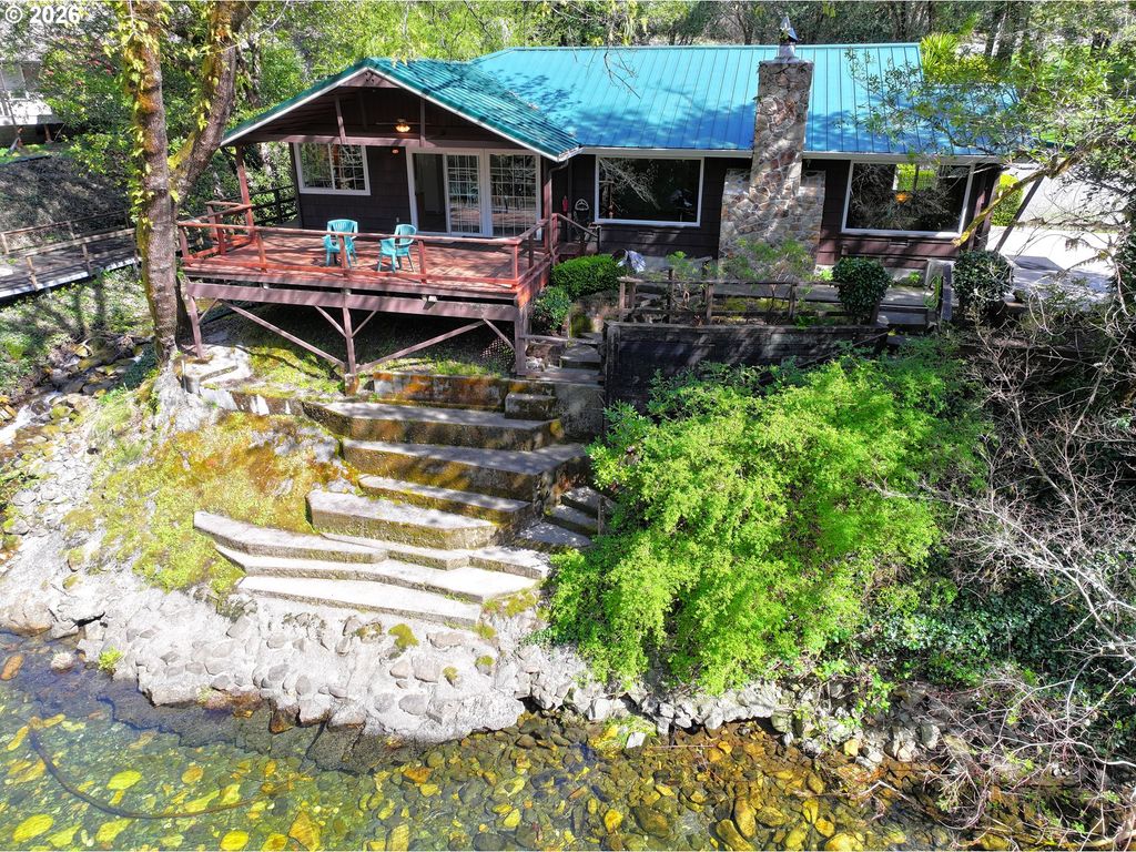 1008 WINCHUCK RIVER Rd, Brookings, OR 97415