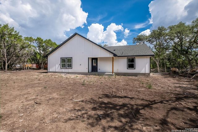 432 Canyon Lake Dr, Bandera, TX 78003