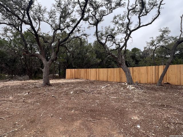 432 Canyon Lake Dr, Bandera, TX 78003