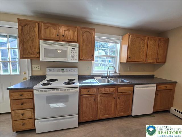 40 Evergreen Street B, Nazareth Boro, PA 18064