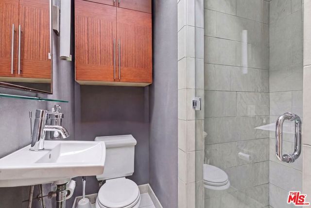 855 N Sweetzer Avenue, West Hollywood, CA 90069