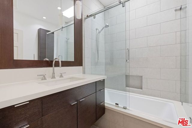 855 N Sweetzer Avenue, West Hollywood, CA 90069