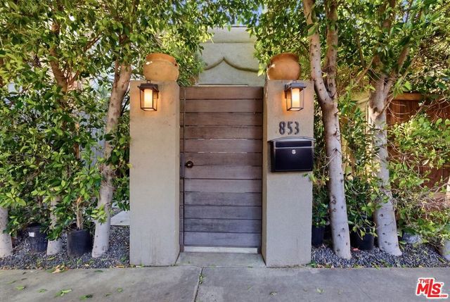 855 N Sweetzer Avenue, West Hollywood, CA 90069
