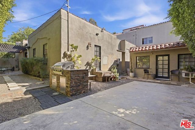 855 N Sweetzer Avenue, West Hollywood, CA 90069