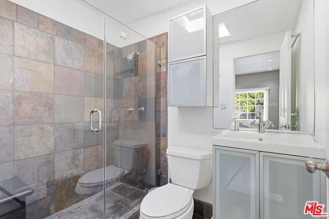 855 N Sweetzer Avenue, West Hollywood, CA 90069