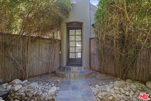 855 N Sweetzer Avenue, West Hollywood, CA 90069