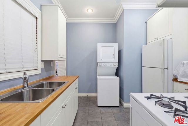 855 N Sweetzer Avenue, West Hollywood, CA 90069