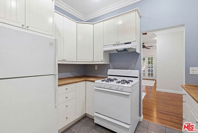 855 N Sweetzer Avenue, West Hollywood, CA 90069