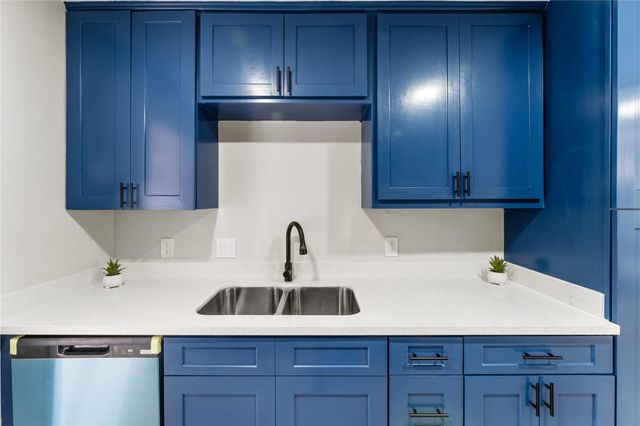 9425 Fondren Road, Houston, TX 77074