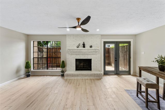 9425 Fondren Road, Houston, TX 77074