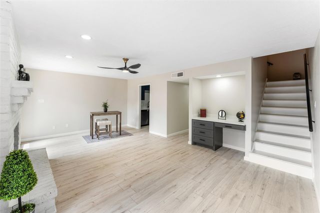 9425 Fondren Road, Houston, TX 77074