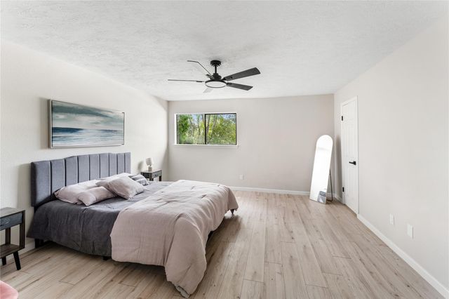 9425 Fondren Road, Houston, TX 77074