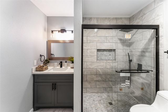 9425 Fondren Road, Houston, TX 77074