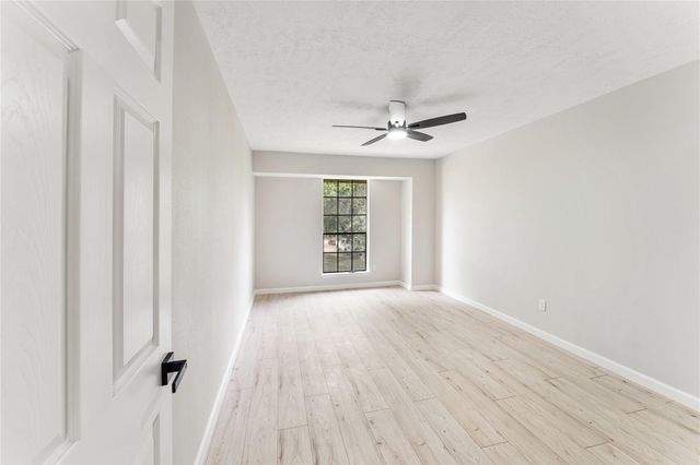 9425 Fondren Road, Houston, TX 77074