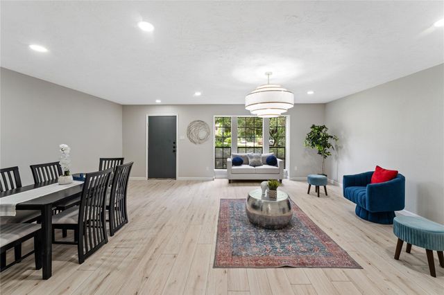 9425 Fondren Road, Houston, TX 77074