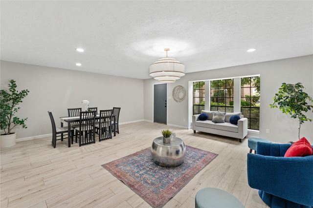 9425 Fondren Road, Houston, TX 77074