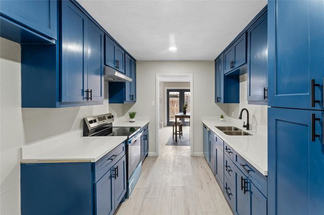 9425 Fondren Road, Houston, TX 77074