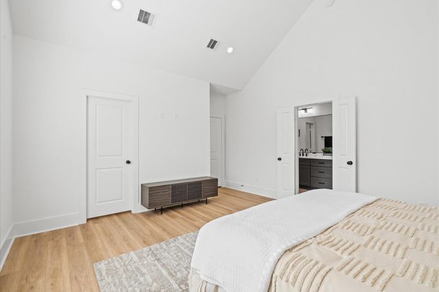 5209 Green Pine Tree Drive, Houston, TX 77018