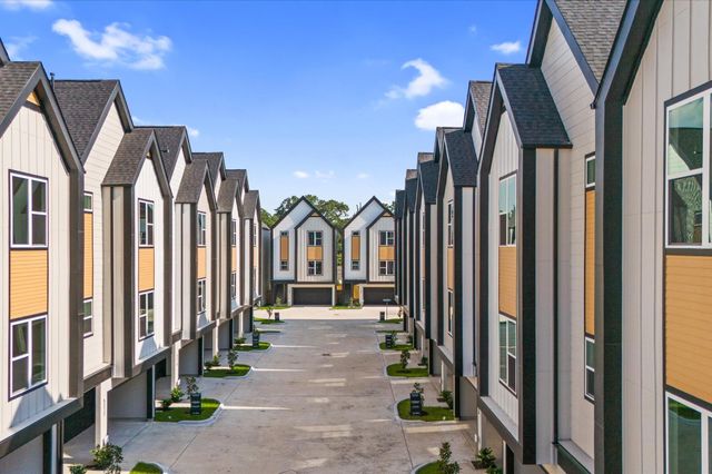 5209 Green Pine Tree Drive, Houston, TX 77018