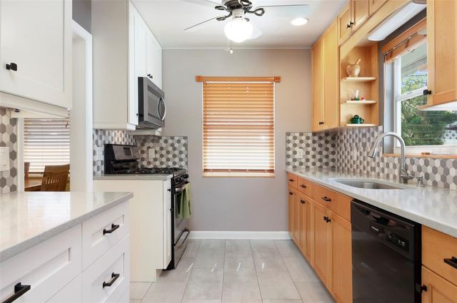 3016 3RD AVENUE N, St Petersburg, FL 33713