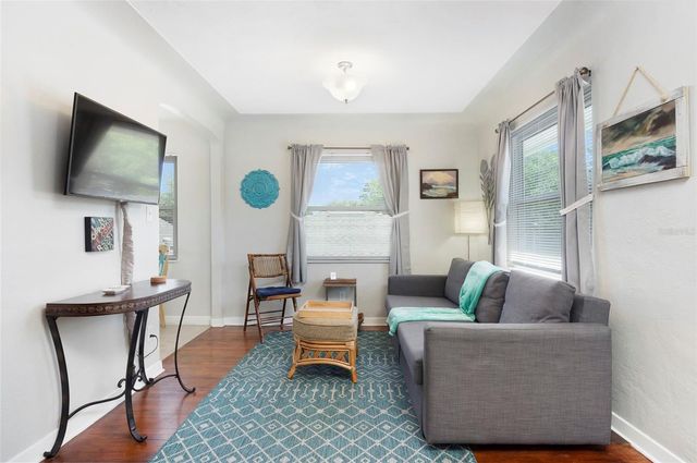 3016 3RD AVENUE N, St Petersburg, FL 33713