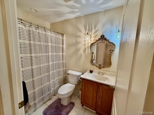 889 Cronkite Drive, Orion Charter Township, MI 48362