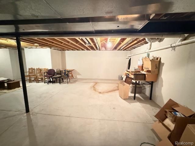 889 Cronkite Drive, Orion Charter Township, MI 48362