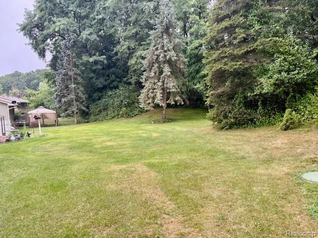 889 Cronkite Drive, Orion Charter Township, MI 48362