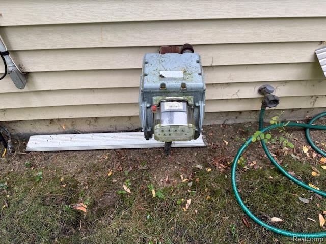 889 Cronkite Drive, Orion Charter Township, MI 48362