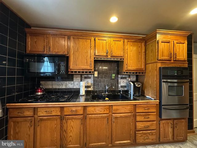 1808 HILLENWOOD RD, Baltimore, MD 21239