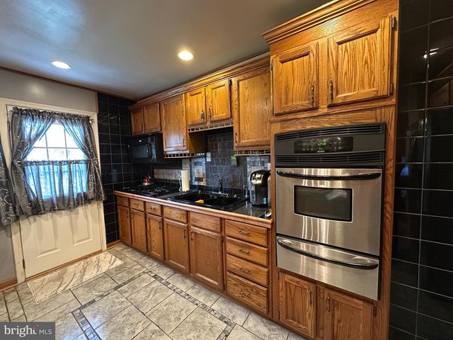 1808 HILLENWOOD RD, Baltimore, MD 21239