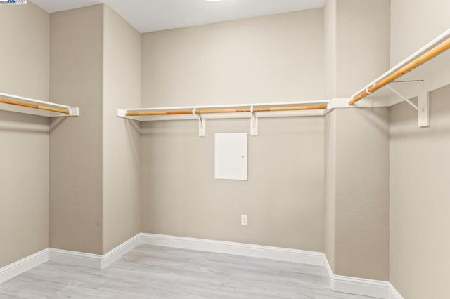 1525 Middle Ln, Hayward, CA 94545