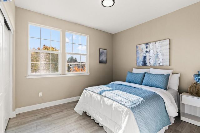 1525 Middle Ln, Hayward, CA 94545