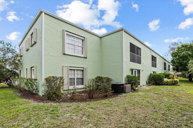 2074 SE Wild Meadow Circle, Port St. Lucie, FL 34952