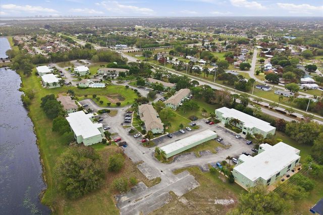 2074 SE Wild Meadow Circle, Port St. Lucie, FL 34952