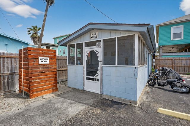 2025 S 11th St, Mustang Isle 2, Port Aransas, TX 78373