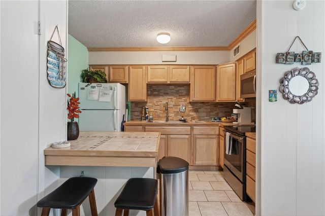 2025 S 11th St, Mustang Isle 2, Port Aransas, TX 78373