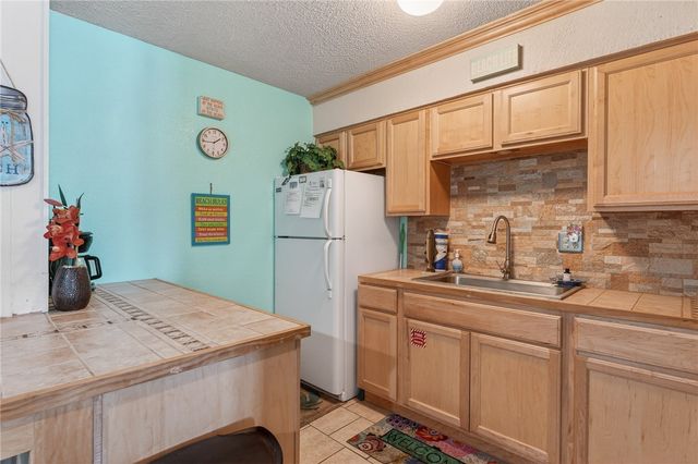 2025 S 11th St, Mustang Isle 2, Port Aransas, TX 78373