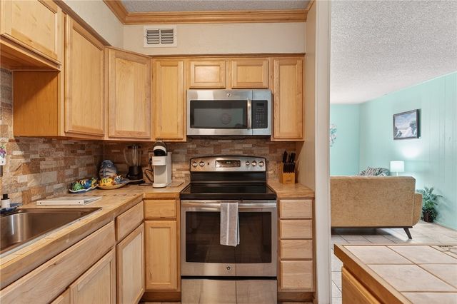 2025 S 11th St, Mustang Isle 2, Port Aransas, TX 78373