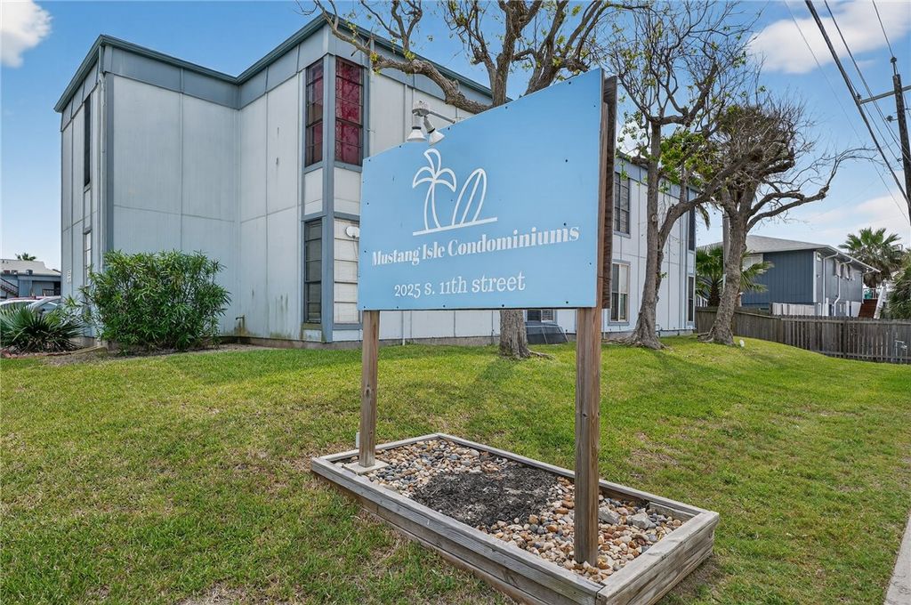 2025 S 11th St, Mustang Isle 2, Port Aransas, TX 78373