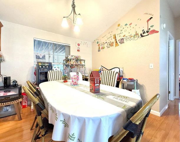 501 Moorpark Way, Mountain View, CA 94041