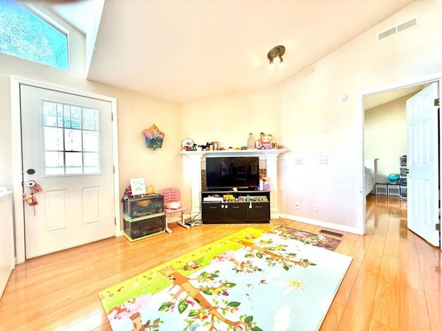 501 Moorpark Way, Mountain View, CA 94041