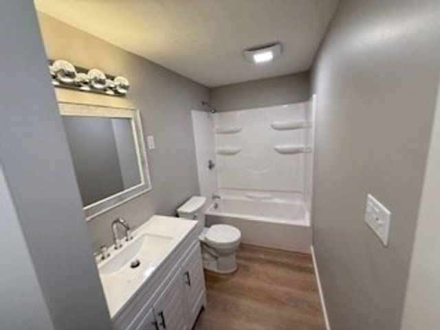 18 Williamsburg Ct 23, Shrewsbury, MA 01545