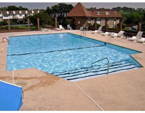 18 Williamsburg Ct 23, Shrewsbury, MA 01545